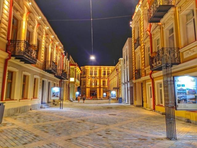 Center, Nino's Art Tbilissi